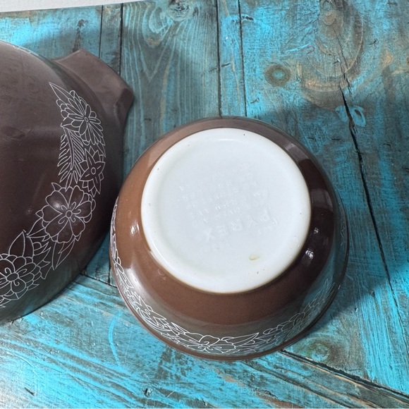 Pyrex Midcentury Woodland Brown Mixing Serving Bowls - Picture 9 of 13